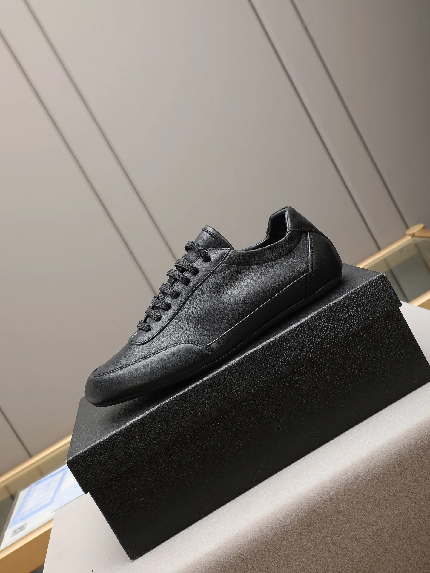 Men's shoes 💰520 PRADA, original version developed 1:1. Fabric sheepskin ➕Imported water-dyed sheep lining, rubber outsole, code number 38 to 44 (45 customized)